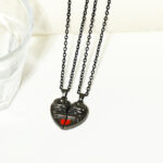 Punk Retro Skull Pendant Halloween Necklace Heart-shaped Magnetic Stitching Love Skull Couple Necklace - Image 6