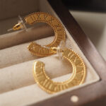 Roman Numeral Ring Shaped Earrings Design Sense - Image 3