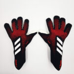 Football Gloves For Youth And Adult Games - Image 3