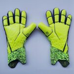 Wear Training Kids Football Goalkeeper Gloves - Image 7