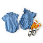 Neonatal baby shirts, collars, sleeves, jeans, hats, baby brothers and sisters wearing triangular crawling clothes - Image 5