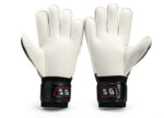 Football goalkeeper gloves - Image 3