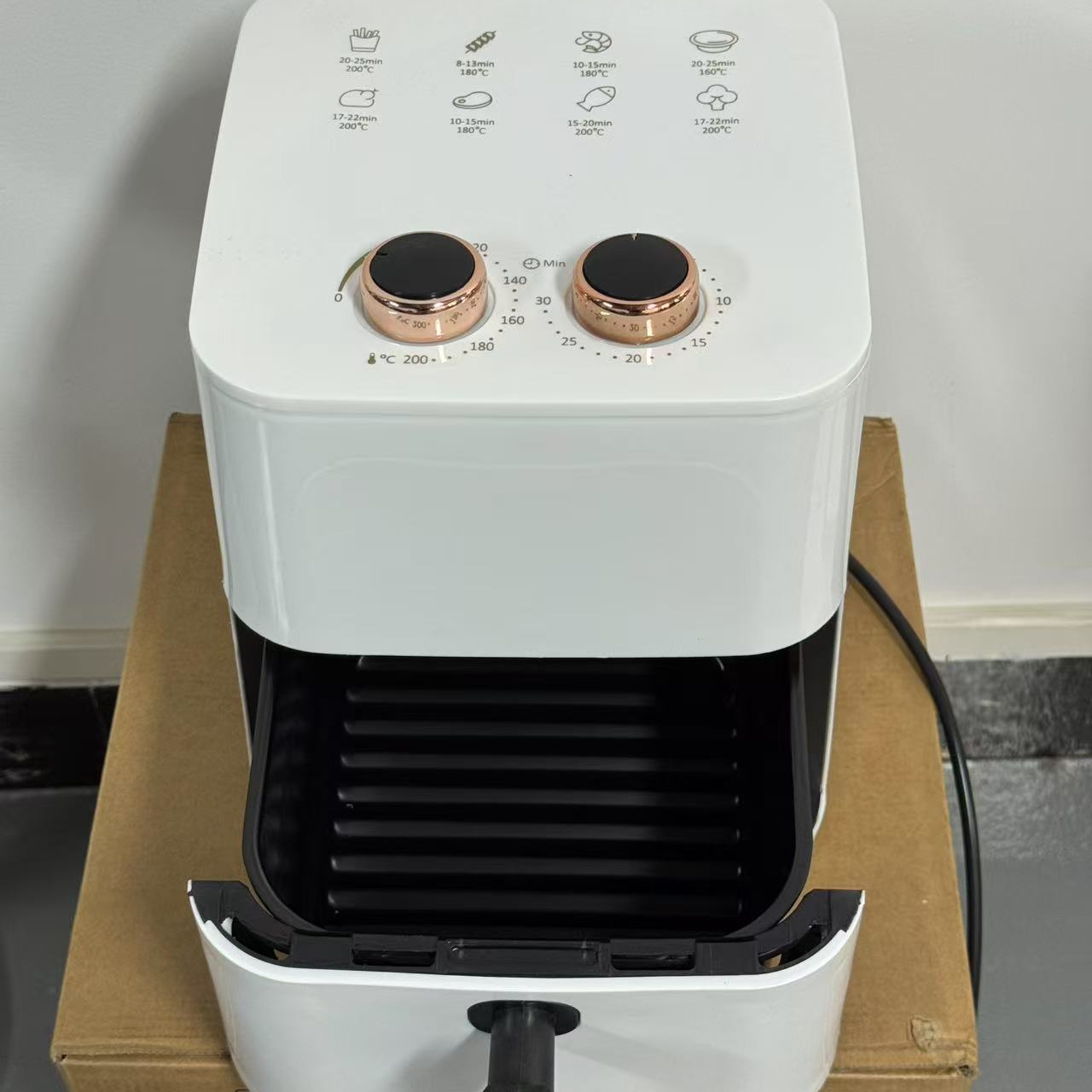 43106173-9103-4ec8-8ab0-52ea271c4fda.jpg Air Fryer - Image 1