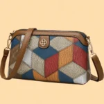 Women's crossbody bags come in various patterns and are suitable for leisure activities, traveling, commuting, etc. For outings. - Image 5