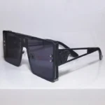 New stylish sunglasses with oversized frames, trendy metal design, perfect for fashion shows and cool street style. - Image 10