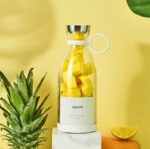 Handheld Small Electric Portable Mini Juicer - Image 3