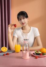 Handheld Small Electric Portable Mini Juicer - Image 4