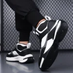 Modern Classic: Men's Lightweight Walking Sneakers with Enhanced Flexibility - Image 6